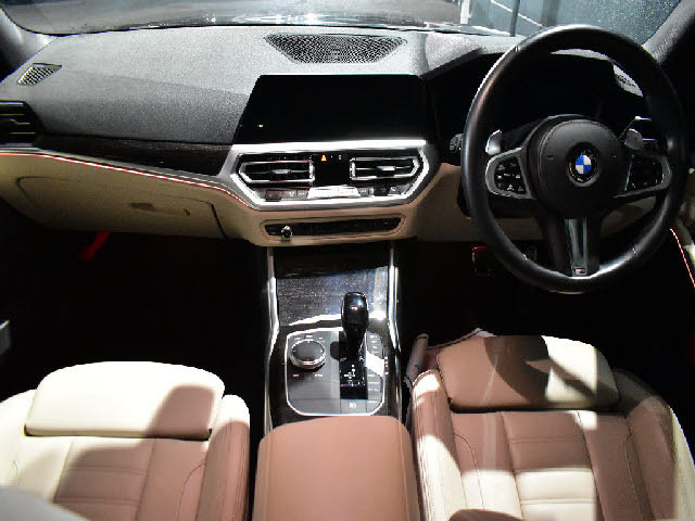 3シリーズセダン320d