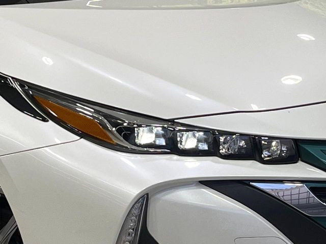 �y�O��LED�w�b�h���C�g�z�X�^�C���b�V���Ȍ����ڂ̎O��LED�w�b�h���C�g�𑕔���X�^�C�������łȂ��A��Ԃ̑��s�����E�ǍD�ň��S���Ă���肢�������܂��B