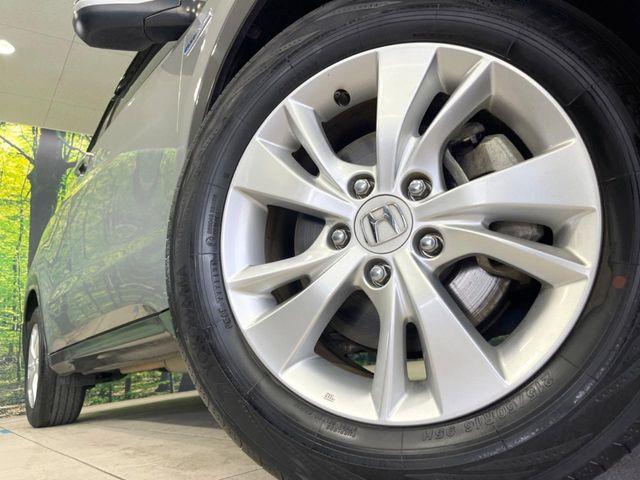 【純正16インチアルミホイール】外観にマッチした純正アルミホイールを装着しております。各種社外アルミホイールや、スタッドレスタイヤも取扱いしております。是非ご相談ください♪