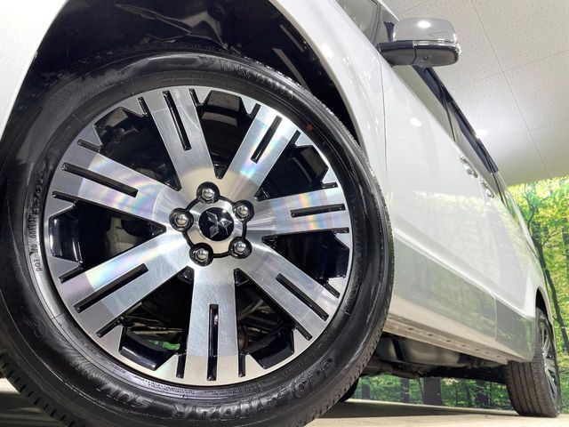 �y����18�C���`�A���~�z�C�[���z�O�ςɃ}�b�`���������A���~�z�C�[���𑕒����Ă���܂��B�e��ЊO�A���~�z�C�[����A�X�^�b�h���X�^�C�����戵�����Ă���܂��B���񂲑��k����������