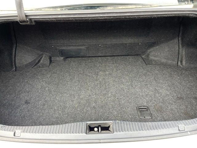 ���i�̂���������ʋ΁A���}���ɏ\���ȉ׎��X�y�[�X���m�ۂ��Ă���܂��B