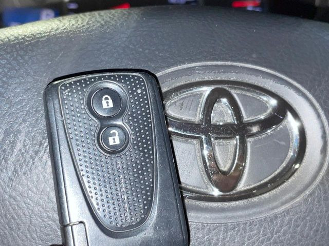 �y�X�}�[�g�L�[�z�J�o����|�P�b�g�ɓ��ꂽ�܂܂ł��h�A�̎{���E�������\�ȃX�}�[�g�L�[�𑕔��B�G���W���̃I���E�I�t�����J�M�����o���K�v����������Ƃ��Ă��֗��ł���