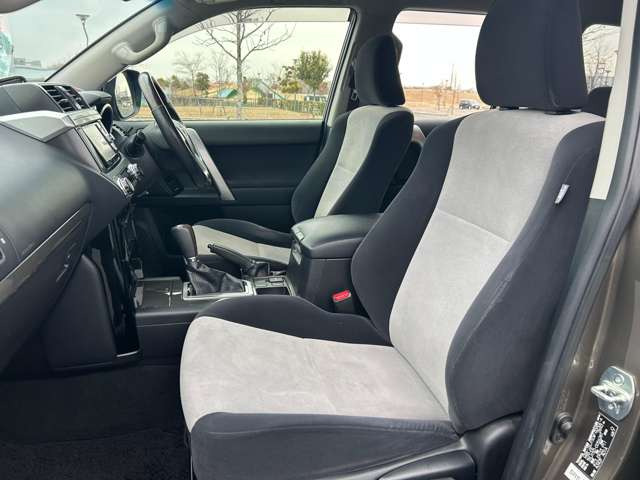 ご覧いただき誠に有難うございます。【GLOBAL CREST幸手店】 埼玉県幸手市の1000坪ほどの広大な敷地に常時150台以上展示しております。屋内でご覧いただくことも可能です。