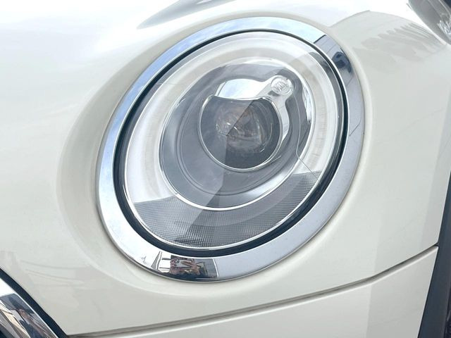 ��LED�w�b�h���C�g:��ԑ��s�����ǍD�Ȏ��E���m�ۂ����S���ĉ^�]�ł��鍂�P�xLED�w�b�h���C�g�𑕔�!�_�����x�������A����d�͂��}�����Ă��܂��B