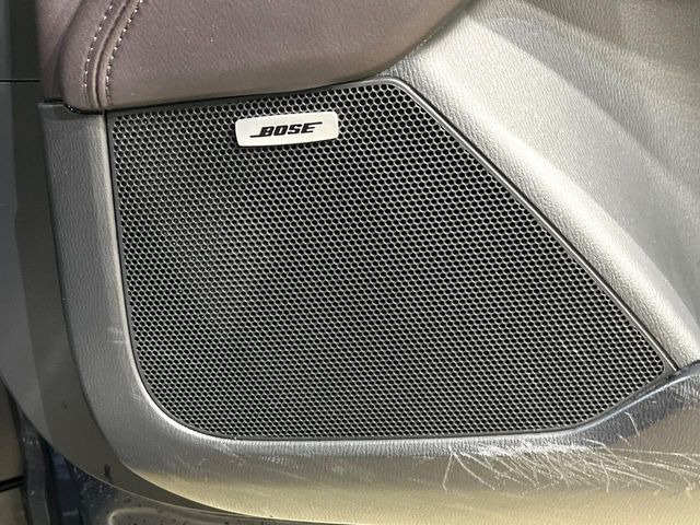 �yBOSE�T�E���h�V�X�e���z���[�J�[�I�v�V�����̍��i�ʃT�E���h�V�X�e���𓋍ځB��p�̃`���[�j���O���{���ꂽ�召�l�X�ȃX�s�[�J�[����ǎ��ȃT�E���h���t�ł��A�Տꊴ���ӂ�鉹����Ԃ����o���܂��B