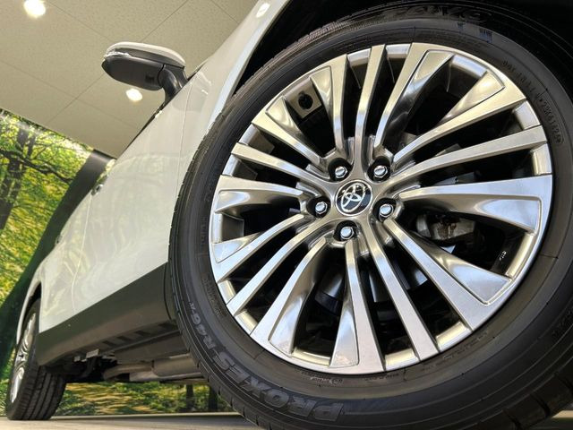 �y����19�C���`�A���~�z�C�[���z�O�ςɃ}�b�`���������A���~�z�C�[���𑕒����Ă���܂��B�e��ЊO�A���~�z�C�[����A�X�^�b�h���X�^�C�����戵�����Ă���܂��B���񂲑��k����������