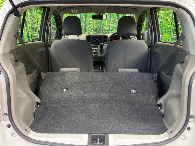 ���i�̂���������ʋ΁A���}���ɏ\���ȉ׎��X�y�[�X���m�ۂ��Ă���܂��B�Z�J���h�V�[�g��|���ƁA�傫�ȉו��̐ύڂ��\�ł���