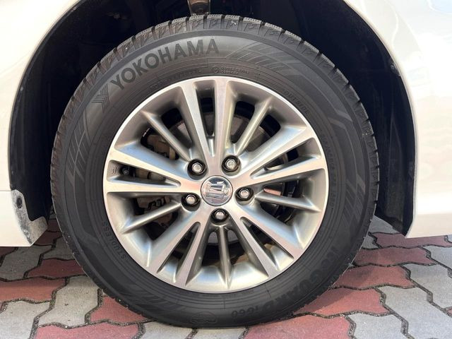 �y�����C���`�A���~�z�C�[���z�O�ςɃ}�b�`���������A���~�z�C�[���𑕒����Ă���܂��B�e��ЊO�A���~�z�C�[����A�X�^�b�h���X�^�C�����戵�����Ă���܂��B���񂲑��k����������