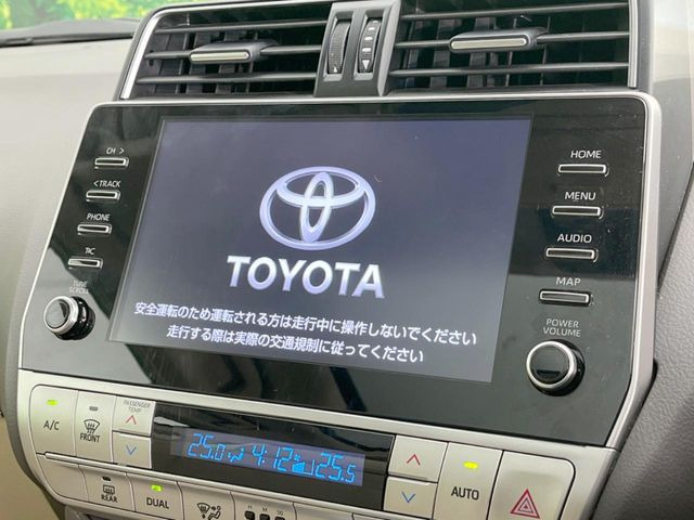 【9インチ ディスプレイオーディオ】大画面ディスプレイへお持ちのスマートフォンと連携して、ナビやbluetoothでの音楽再生が可能です♪デザインはもちろん操作性も良好!別途ナビ機能の取付可能です♪