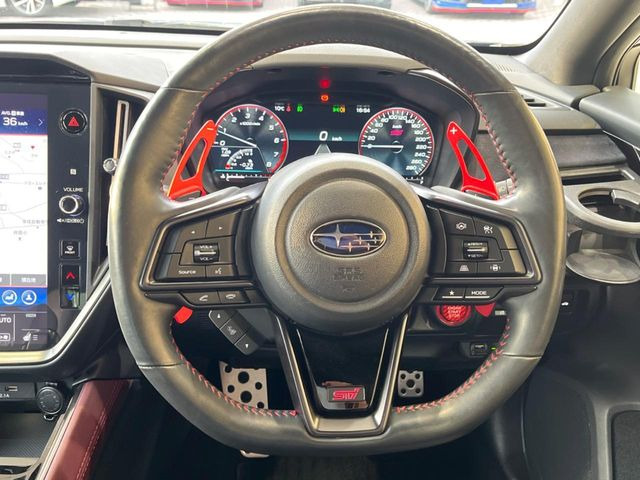 �y�����v�����X�e�A�����O�z�㎿�Ȋv���g�p���邱�ƂŁA��ɂ����������݂ƂĂ��^�]���₷���n���h���ł���