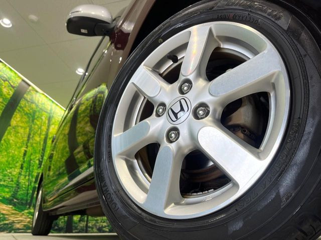 �y����14�C���`�A���~�z�C�[���z�O�ςɃ}�b�`���������A���~�z�C�[���𑕒����Ă���܂��B�e��ЊO�A���~�z�C�[����A�X�^�b�h���X�^�C�����戵�����Ă���܂��B���񂲑��k����������