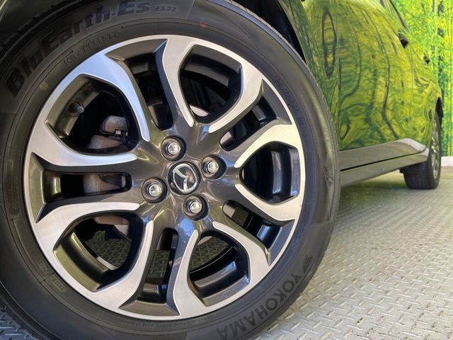 �y����16�C���`�A���~�z�C�[���z�O�ςɃ}�b�`���������A���~�z�C�[���𑕒����Ă���܂��B�e��ЊO�A���~�z�C�[����A�X�^�b�h���X�^�C�����戵�����Ă���܂��B���񂲑��k����������