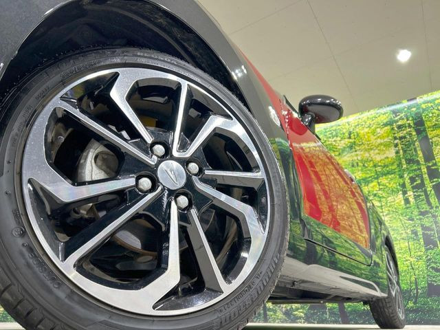 �y����16�C���`�A���~�z�C�[���z�O�ςɃ}�b�`���������A���~�z�C�[���𑕒����Ă���܂��B�e��ЊO�A���~�z�C�[����A�X�^�b�h���X�^�C�����戵�����Ă���܂��B���񂲑��k����������