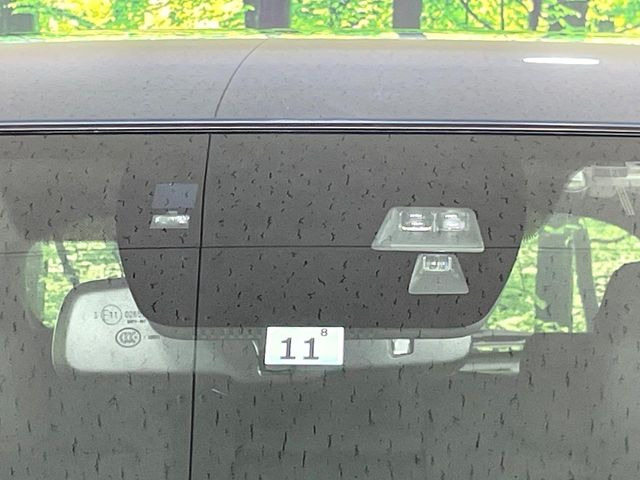 �y�X�}�[�g�u���[�L�T�|�[�g�z���s���ɑO���̎ԗ�����F�����A�Փ˂������Ȏ��͌x��ƃu���[�L�ŏՓˉ���Ɣ�Q�y�����A�V�X�g�B�����S�Ƀh���C�u�����y���݂��������܂��B