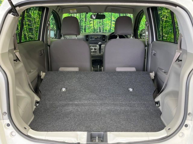 ���i�̂���������ʋ΁A���}���ɏ\���ȉ׎��X�y�[�X���m�ۂ��Ă���܂��B�Z�J���h�V�[�g��|���ƁA�傫�ȉו��̐ύڂ��\�ł���