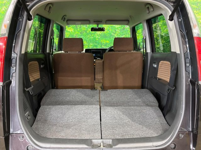 ���i�̂���������ʋ΁A���}���ɏ\���ȉ׎��X�y�[�X���m�ۂ��Ă���܂��B�Z�J���h�V�[�g��|���ƁA�傫�ȉו��̐ύڂ��\�ł���