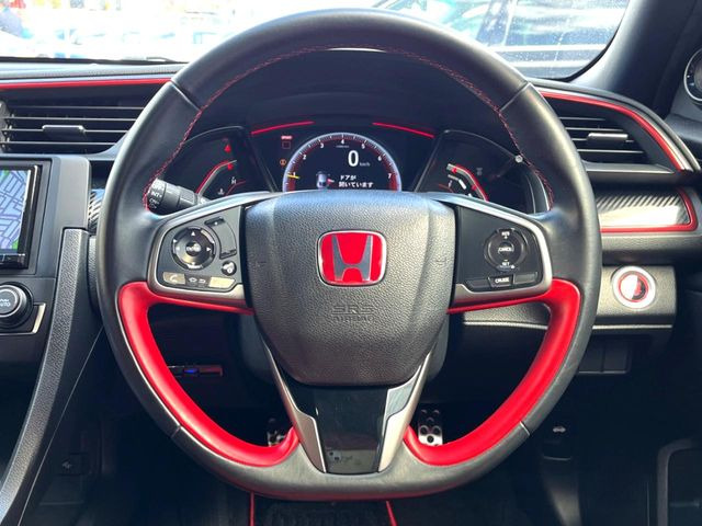 �y�����v�����X�e�A�����O�z�㎿�Ȋv���g�p���邱�ƂŁA��ɂ����������݂ƂĂ��^�]���₷���n���h���ł���