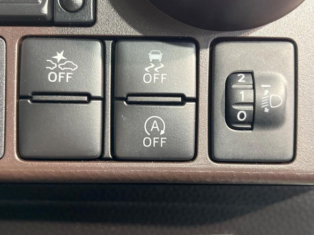 �y�Փˌy���V�X�e���z���s���ɑO���̎ԗ�����F�����A�Փ˂������Ȏ��͌x��ƃu���[�L�ŏՓˉ���Ɣ�Q�y�����A�V�X�g�B�����S�Ƀh���C�u�����y���݂��������܂��B