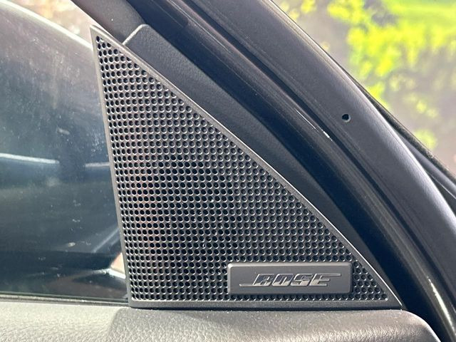 �yBOSE�T�E���h�V�X�e���z���[�J�[�I�v�V�����̍��i�ʃT�E���h�V�X�e���𓋍ځB��p�̃`���[�j���O���{���ꂽ�召�l�X�ȃX�s�[�J�[����ǎ��ȃT�E���h���t�ł��A�Տꊴ���ӂ�鉹����Ԃ����o���܂��B