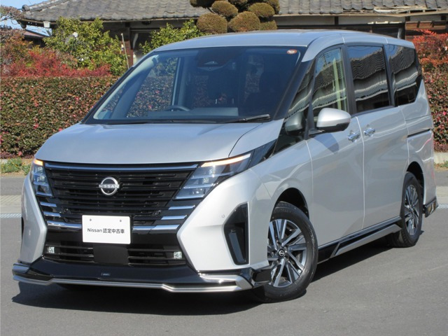 セレナ1.4 e-4ORCE ハイウェイスターV 4WD