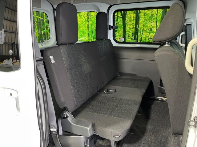 ���i���ȃI���W�i���t���A�}�b�g���I�v�V�����ɂĂ��p�ӂ��Ă���܂��B���D���ȃf�U�C����J���[�����Ԃɍ��킹�đI��ł����������Ƃ��ł��܂���