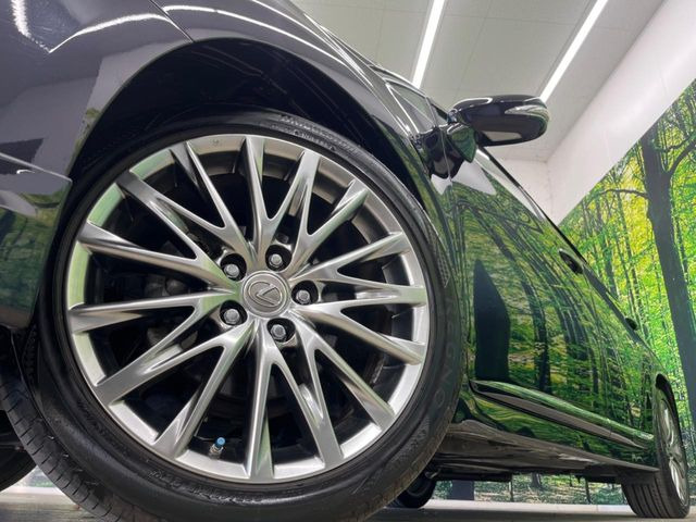 �y�����I�v�V����18�C���`�A���~�z�C�[���z�����I�v�V�����z�C�[���𑕒��B���s���\�̌���ɉ����A�O�ς����X�^�C���b�V���ɂȂ��Ă��܂��B