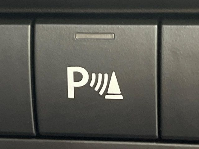 【コーナーセンサー】バンパーに付いたセンサーが障害物を検知!一定の距離に近づくとアラートで教えてくれます♪狭い駐車スペースや車庫入れ時も安心ですね☆