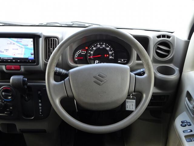 �I���b�N�X�F�蒆�ÎԂ͌��I�����㎿�Ȏ��q�݂̂����͂��v���܂��B�S�ԂɃv���̐E�l�ɂ��O�ꂵ�����O���̐��|�A�����グ�Ă���܂��B