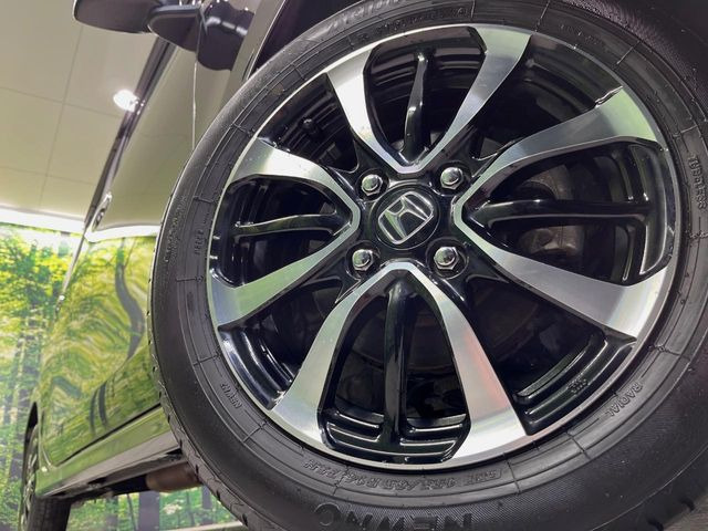 �y����14�C���`�A���~�z�C�[���z�O�ςɃ}�b�`���������A���~�z�C�[���𑕒����Ă���܂��B�e��ЊO�A���~�z�C�[����A�X�^�b�h���X�^�C�����戵�����Ă���܂��B���񂲑��k����������