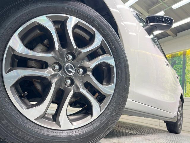 �y����16�C���`�A���~�z�C�[���z�O�ςɃ}�b�`���������A���~�z�C�[���𑕒����Ă���܂��B�e��ЊO�A���~�z�C�[����A�X�^�b�h���X�^�C�����戵�����Ă���܂��B���񂲑��k����������