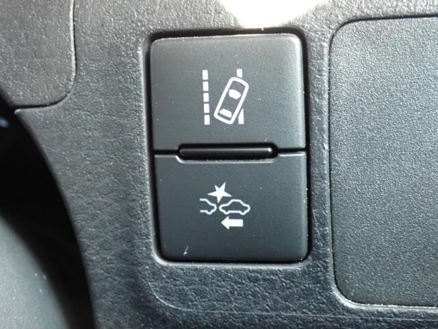 �Փˉ���y���u���[�L�A���s���ɑO���̎ԗ�����F�����A�Փ˂������Ȏ��͌x��ƃu���[�L�ŏՓˉ�����A�V�X�g�B�����S�Ƀh���C�u�����y���݂��������܂��B