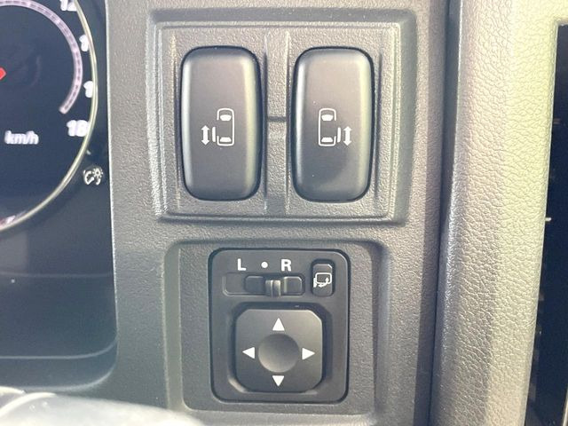 �y�����p���[�X���C�h�h�A�z�X�}�[�g�L�[��^�]�Ȃ̃X�C�b�`�Ō�ȗ����X���C�h�h�A�̊J���\���d��������͂����ăh�A���J����K�v�������A�����Ȃ��q�l�ł��ȒP�ɊJ���߂ł����K�ł���