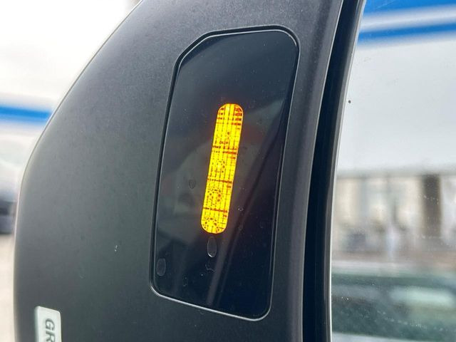 �y�����r�[�N���f�B�e�B�N�V�����z���s���A�h�A�~���[�̎��p�ɂȂ�₷���ӏ��Ɍ㑱�Ԃ��ڋ߂���ƃT�C�h�~���[�t�߂Ɍx����\���A�h���C�o�[�ɒ��ӊ��N�ƁA����̍ۂ̓n���h��������A�V�X�g�����܂��B