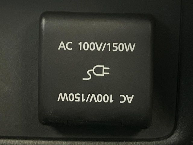 【アクセサリーコンセント】キャンプやスポーツ、アウトドアでのアクティビティはもちろん、災害・停電の際に助けにもなるAC100Vコンセントを装備♪ケータイやタブレット、ゲーム機器の充電にも♪