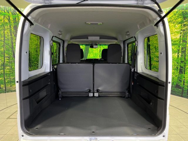 ���i�̂���������ʋ΁A���}���ɏ\���ȉ׎��X�y�[�X���m�ۂ��Ă���܂��B�Z�J���h�V�[�g��|���ƁA�傫�ȉו��̐ύڂ��\�ł���