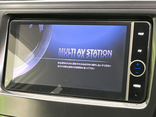 �y�����i�r�z�l�C�̏����i�r�𑕔����Ă���܂��B�i�r�̎g���₷���͂������A�I�[�f�B�I�@�\���[��!�L�����v�◷�s�͂������A�ʋ΂┃�����ȂǕ��i�̃h���C�u���y�����Ȃ�͂���