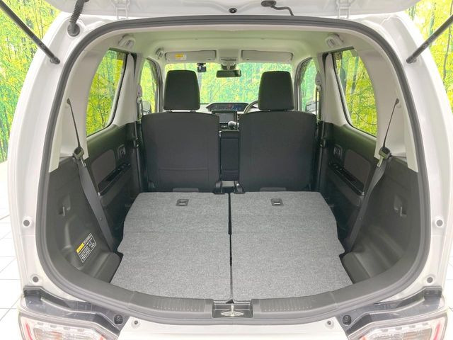 ���i�̂���������ʋ΁A���}���ɏ\���ȉ׎��X�y�[�X���m�ۂ��Ă���܂��B�Z�J���h�V�[�g��|���ƁA�傫�ȉו��̐ύڂ��\�ł���