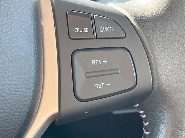 �y�N���[�Y�R���g���[���z�������H�����N���N���s�B�A�N�Z���𗣂��Ă���葬�x�ő��s���ł��A�������^�]���̕��S���y��!�����E�������ȒP�ȃX�C�b�`����Œ����ł��܂��B