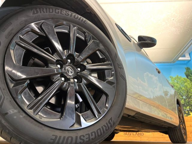【純正20インチアルミホイール】外観にマッチした純正アルミホイールを装着しております。各種社外アルミホイールや、スタッドレスタイヤも取扱いしております。是非ご相談くださ
