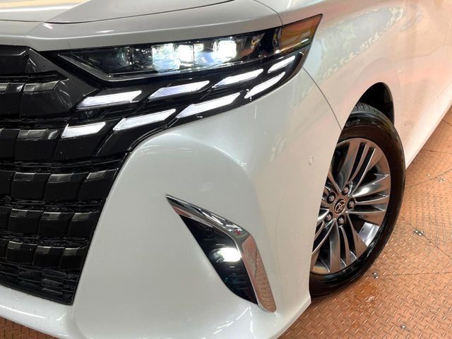 【シーケンシャルターンランプ付きLEDヘッドライト】人気の『流れるウィンカー』付きのLEDヘッドライトを装備♪高級感はもちろん、点灯時は存在感たっぷりで他車からも認識されやすく安心です。