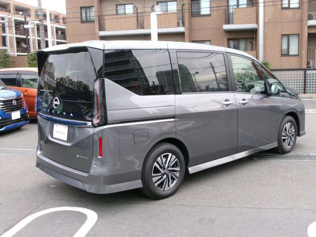 セレナ1.4 e-POWER ハイウェイスターV