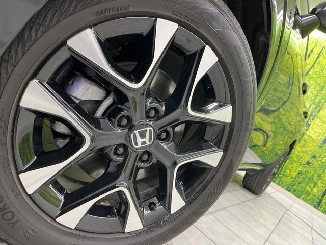 �y����18�C���`�A���~�z�C�[���z�O�ςɃ}�b�`���������A���~�z�C�[���𑕒����Ă���܂��B�e��ЊO�A���~�z�C�[����A�X�^�b�h���X�^�C�����戵�����Ă���܂��B���񂲑��k����������