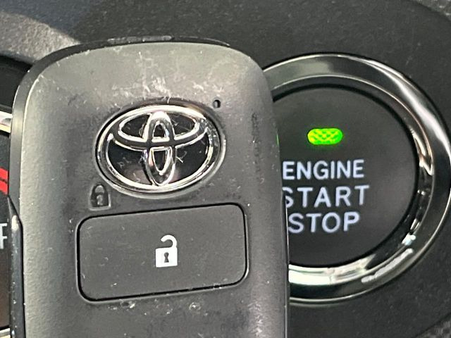 �y�X�}�[�g�L�[�z�J�o����|�P�b�g�ɓ��ꂽ�܂܂ł��h�A�̎{���E�������\�ȃX�}�[�g�L�[�𑕔��B�G���W���̃I���E�I�t�����J�M�����o���K�v����������Ƃ��Ă��֗��ł���