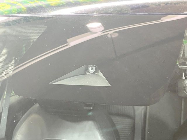 �y�G�}�[�W�F���V�[�u���[�L�z���s���ɑO���̎ԗ�����F�����A�Փ˂������Ȏ��͌x��ƃu���[�L�ŏՓˉ���Ɣ�Q�y�����A�V�X�g�B�����S�Ƀh���C�u�����y���݂��������܂��B