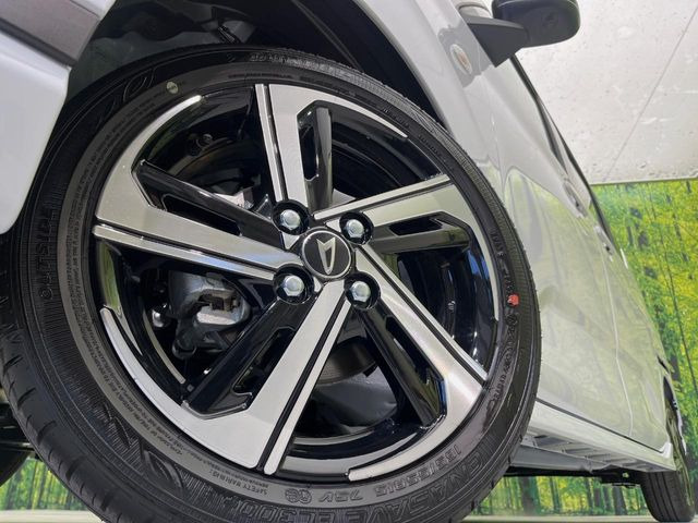 �y����15�C���`�A���~�z�C�[���z�O�ςɃ}�b�`���������A���~�z�C�[���𑕒����Ă���܂��B�e��ЊO�A���~�z�C�[����A�X�^�b�h���X�^�C�����戵�����Ă���܂��B���񂲑��k����������