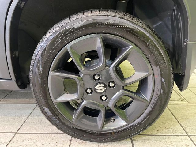 �y�����A���~�z�C�[���z�O�ςɃ}�b�`���������A���~�z�C�[���𑕒����Ă���܂��B�e��ЊO�A���~�z�C�[����A�X�^�b�h���X�^�C�����戵�����Ă���܂��B���񂲑��k����������