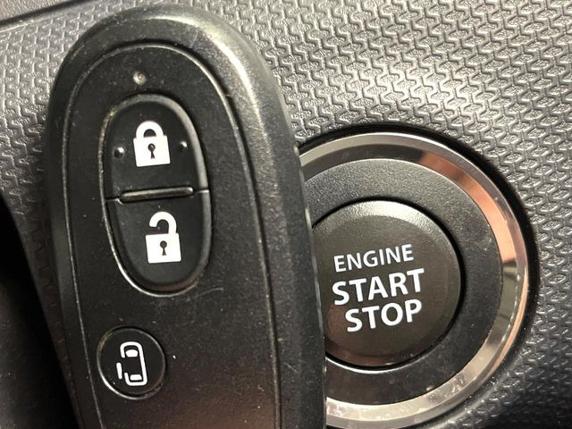 �y�I�y���[�V�����L�[�z�J�o����|�P�b�g�ɓ��ꂽ�܂܂ł��h�A�̎{���E�������\�ȃX�}�[�g�L�[�𑕔��B�G���W���̃I���E�I�t�����J�M�����o���K�v����������Ƃ��Ă��֗��ł���