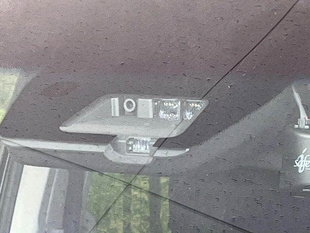 �y�O�He-Assist�z���s���ɑO���̎ԗ�����F�����A�Փ˂������Ȏ��͌x��ƃu���[�L�ŏՓˉ���Ɣ�Q�y�����A�V�X�g�B�����S�Ƀh���C�u�����y���݂��������܂��B