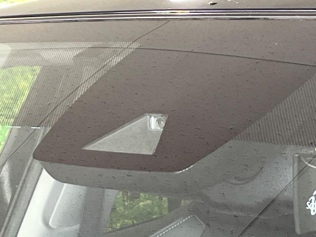 �y�g���^�Z�[�t�e�B�Z���X�z���s���ɑO���̎ԗ�����F�����A�Փ˂������Ȏ��͌x��ƃu���[�L�ŏՓˉ���Ɣ�Q�y�����A�V�X�g�B�����S�Ƀh���C�u�����y���݂��������܂��B