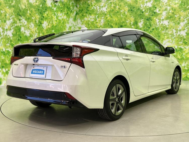 プリウス1.8 A プレミアム ツーリングセレクション